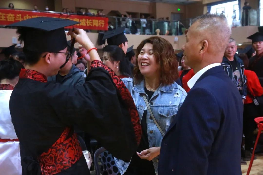 踐行青春誓言 立志揚帆遠航 | 海口山高高級實驗中學(xué)十八歲成人禮暨百日誓師大會成功舉辦-圖片3