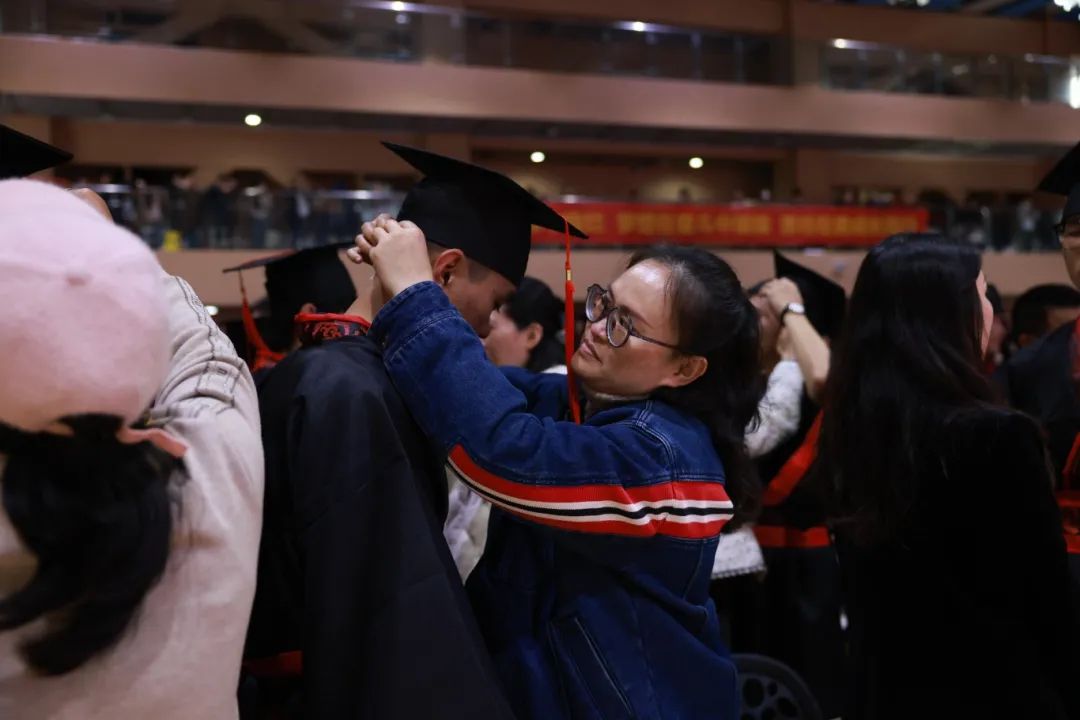 踐行青春誓言 立志揚帆遠航 | ?？谏礁吒呒墝嶒炛袑W(xué)十八歲成人禮暨百日誓師大會成功舉辦-圖片3