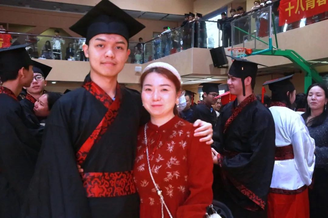 踐行青春誓言 立志揚帆遠航 | 海口山高高級實驗中學(xué)十八歲成人禮暨百日誓師大會成功舉辦-圖片3