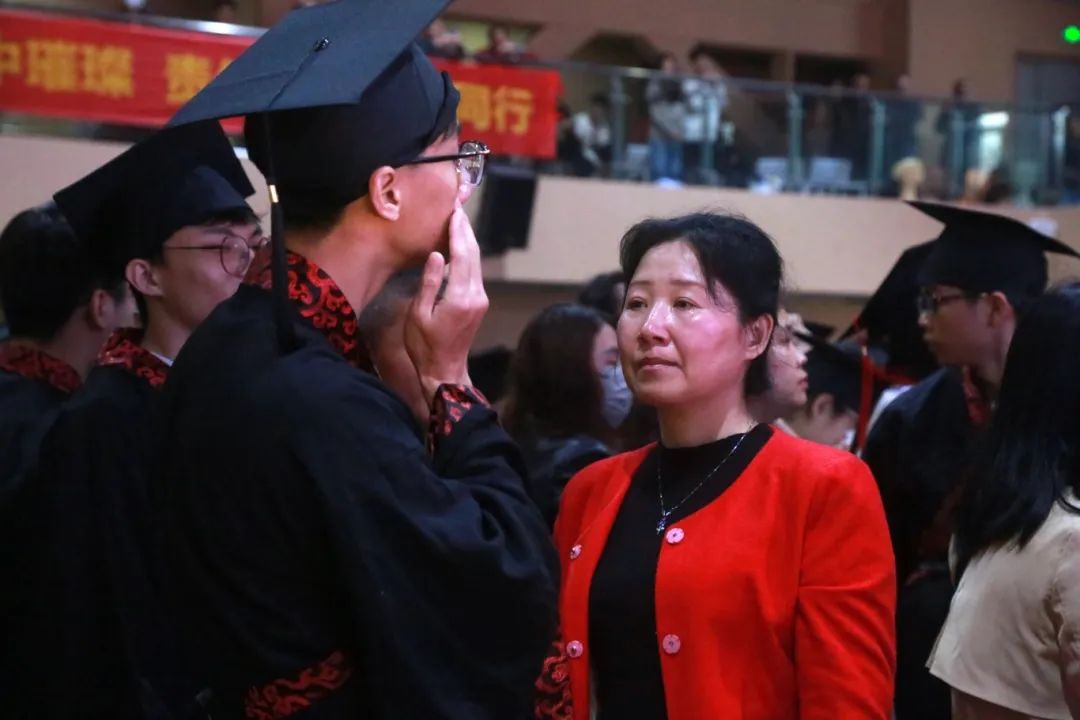 踐行青春誓言 立志揚帆遠航 | ?？谏礁吒呒墝嶒炛袑W(xué)十八歲成人禮暨百日誓師大會成功舉辦-圖片3