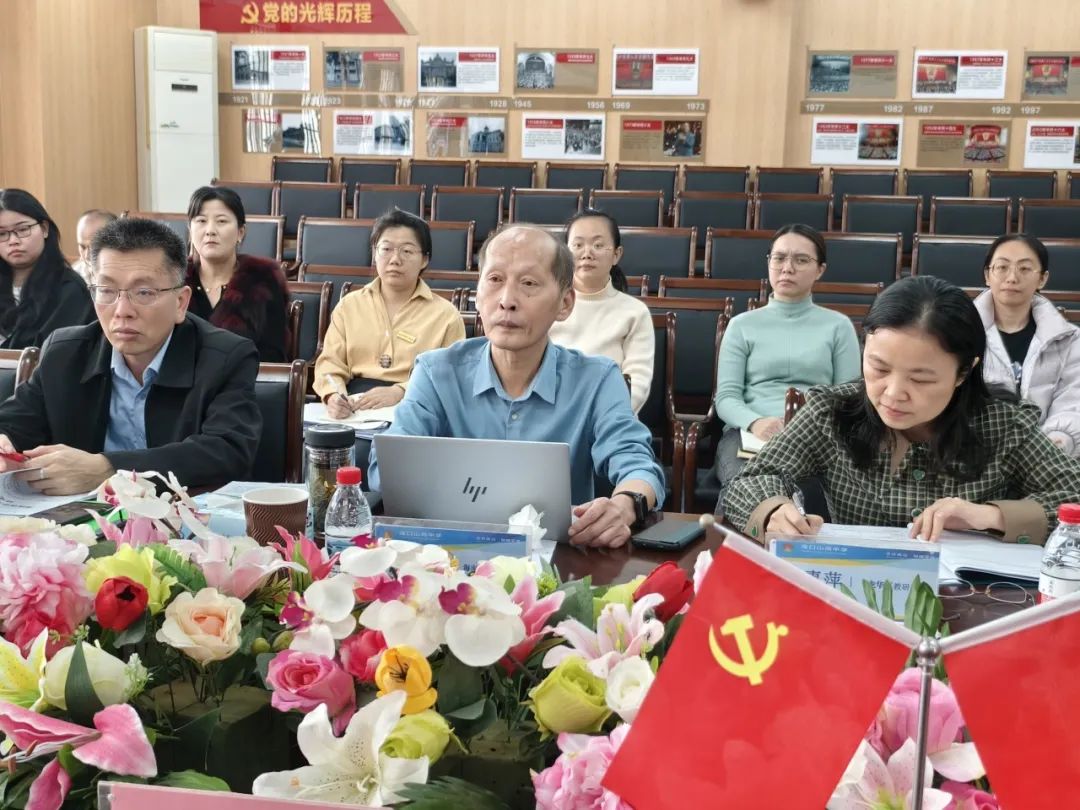 深耕教研累經(jīng)驗，碩果盈枝終有時——?？谑旋埲A區(qū)山高實驗學(xué)校開展教師科研能力提升培訓(xùn)暨小課題成果展示匯報會-圖片1