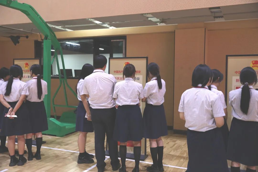 五四精神啟新篇，青春逐夢(mèng)向未來——海口山高中學(xué)2025年離隊(duì)入團(tuán)儀式順利舉行-圖片3