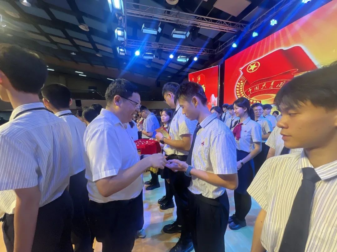 五四精神啟新篇，青春逐夢(mèng)向未來——?？谏礁咧袑W(xué)2025年離隊(duì)入團(tuán)儀式順利舉行-圖片6