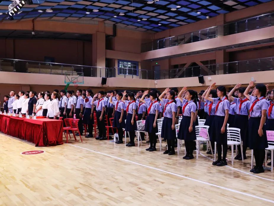 五四精神啟新篇，青春逐夢(mèng)向未來——?？谏礁咧袑W(xué)2025年離隊(duì)入團(tuán)儀式順利舉行-圖片7