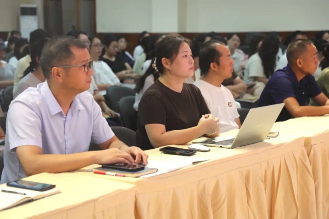 聚力提質(zhì)，共啟新程——?？谏礁邔W(xué)校 2025 年秋季教學(xué)培訓(xùn)圓滿舉行-圖片6