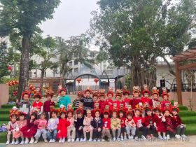 瑞蛇躍新春·童夢啟新航——?？谑徐`山鎮(zhèn)中心幼兒園南田山高分園開學(xué)典禮
